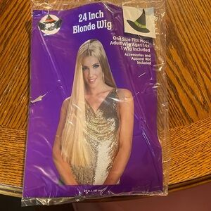 New sealed bag never opened 24 inch blonde wig